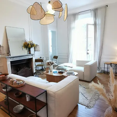 La Belle Epoque Apartment *